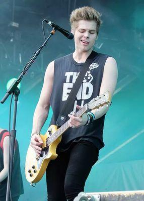 ♡5sos♡lukey♡ I love so much