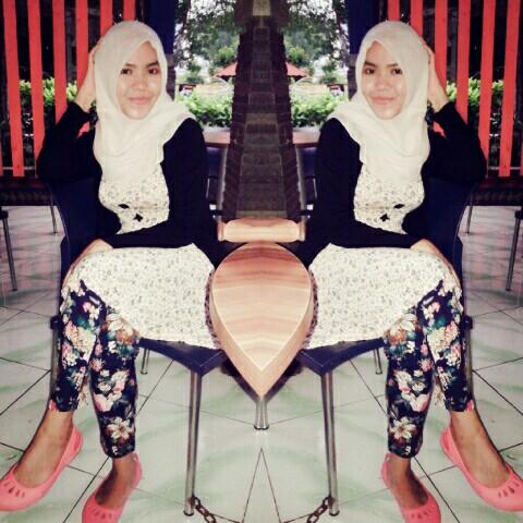 Management '11 @Airlangga University ♣beautiful is when your aurat covered, and your hair covered by veils♣ ♥Abee