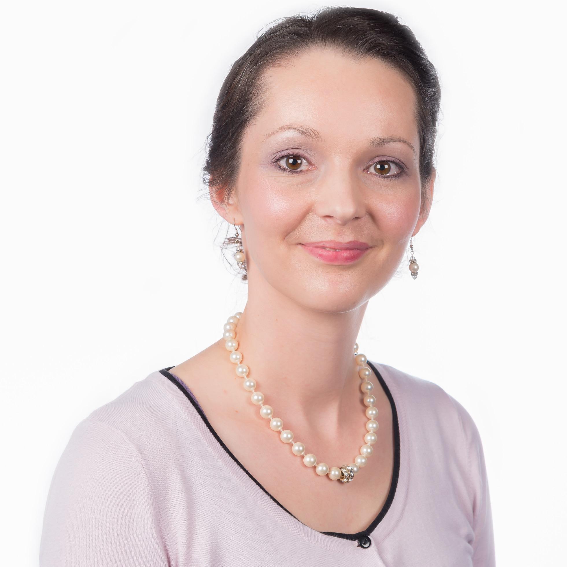 saratauthor's profile picture. Indie Author of #historicalfiction Building @homefrontbooks one book at a time. #AnnasHomeFront is book 1 in the #HomeFrontSeries. Escape into history with Anna