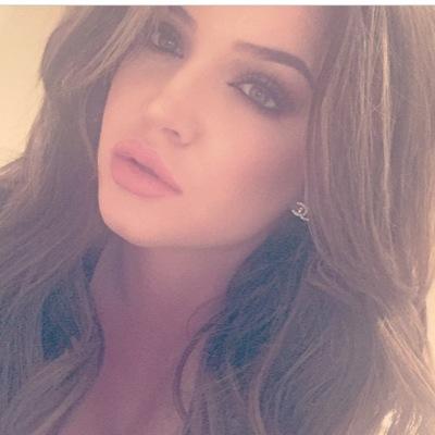 محاسبة ، عشرينية و ابريلية عابثة احيانا وجادة احيانا اخرى ، احمل بصدري حنان امي وكبرياء ابي ، قلبي يقيني وكل ماعداه قابل للتأويل !!