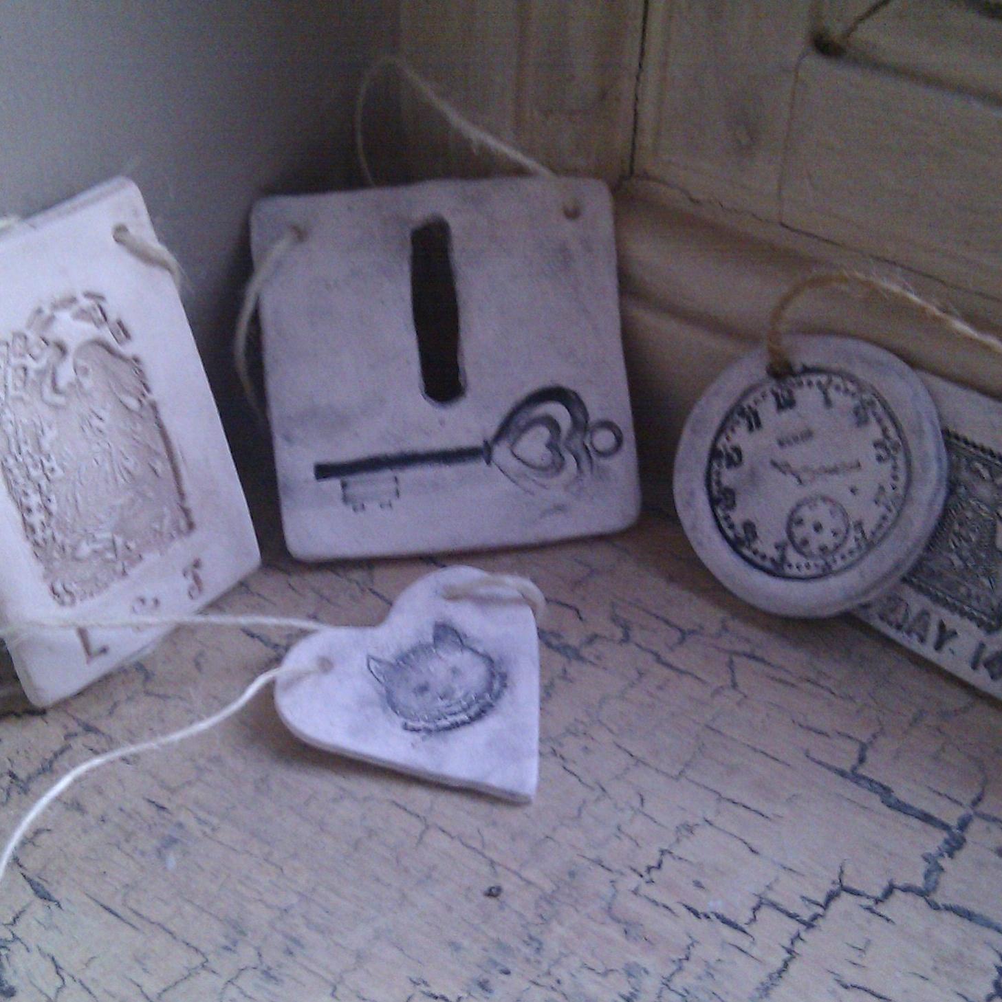 scribblenpatch's profile picture. A collaboration of #North East art & craft, #handmade, #bespoke & #personalised. For the home & garden, #weddings, remembrance http://t.co/cNoxG4Vd1W