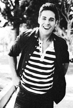 WaywardBloke's profile picture. I've got more wit, a better touch, a hotter kiss than any boy you'll ever meet. [@NYCPrepRP]