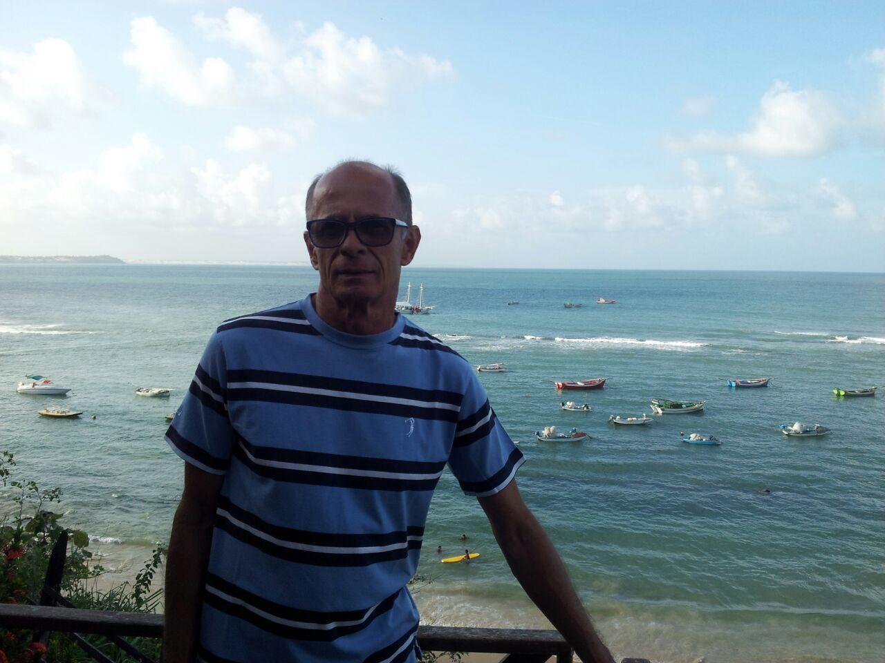 Se o SENHOR não edificar a casa, em vão trabalham os que a edificam; se o SENHOR não guardar a cidade, em vão vigia a sentinela. (Sl 127.1)