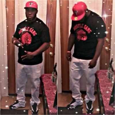 PAP3R_P's profile picture. I hustle 7 days a week now .. I think you should do it with me. ijs #SiNGlE