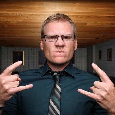 Digital media producer, dad & lover of all things Toronto Blue Jays, Buffalo Bills, Sabres, Warriors, Everton football & rock n roll.