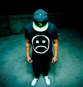 alonelyhub's profile picture. 🔥