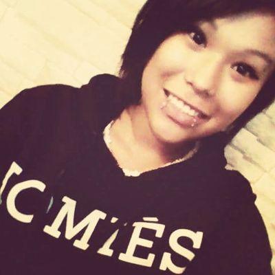 Im a douche. & I wanna be twitter famous. lmao that will never happen.