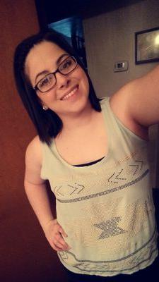 Samantha Miller. I'm 17. I play softball and cheer. I'm a small town country girl. Follow me!! I'll follow back!!(: