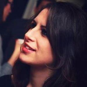 m_ariacaro's profile picture. Direttore editoriale @ziguline. 
Freelance traduzione, comunicazione, ufficio stampa.   
Collaboratrice a @Afolkfestival.