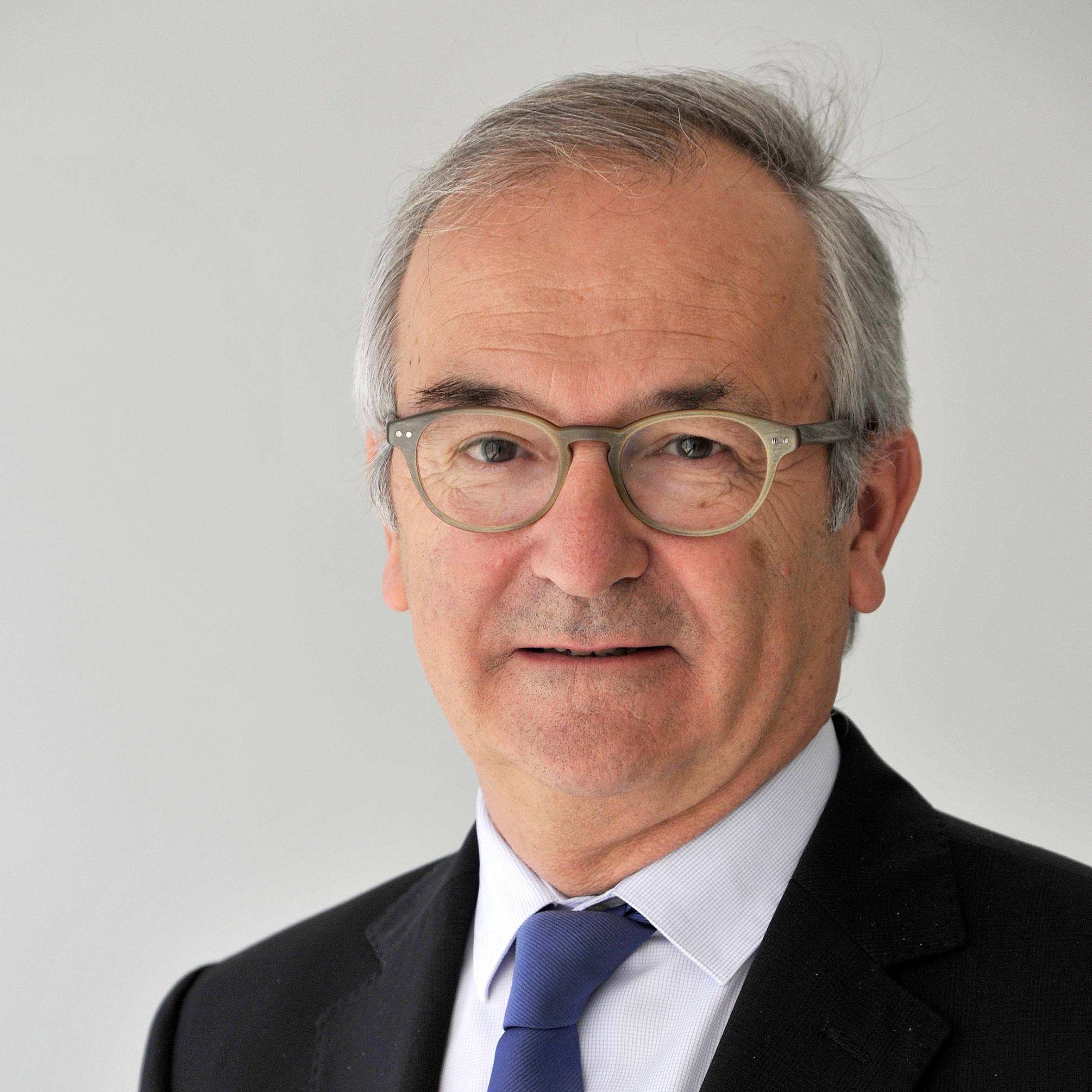 Notaire à Paris | Président de la Chambre des @NotairesdeParis (2016-2018).