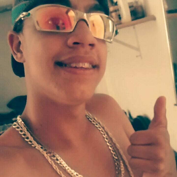 O sonho que elas teim é viver do nosso lado (♪♪'   ,,