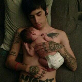 andromike1's profile picture. 