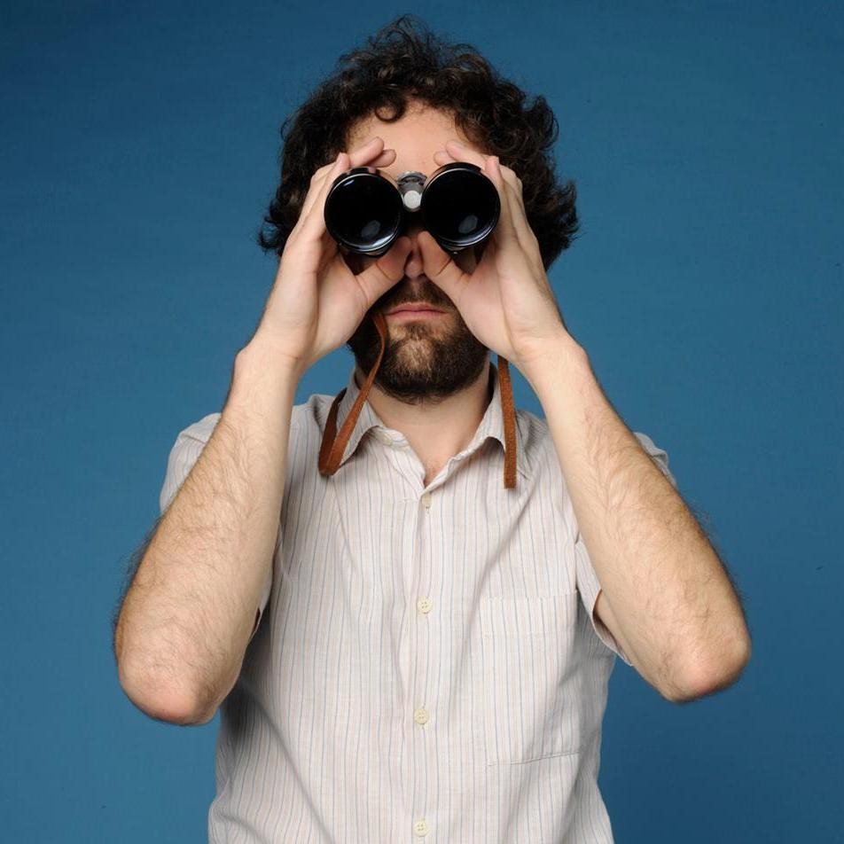 Artista interdisciplinar: fotografía, performance, video, instalación.