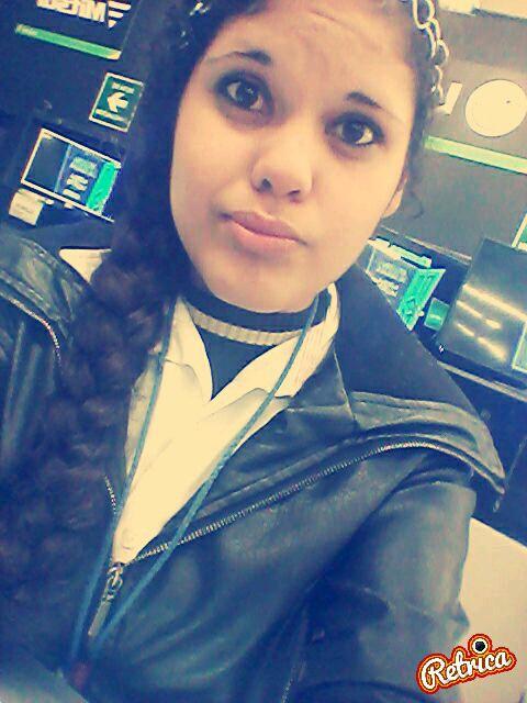 brendithardz1's profile picture. Si se cierra una puerta, Dios me abre otra:)