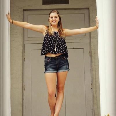 Senior at MCHS✌️
MSD royalty dance team
Taken by Devin❤️