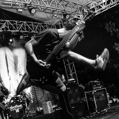 Mamang sound lepasan yang gak jago amat cuma keren aja karena bisa paham digital marketing |  pegawe band @Tragedi_HC |