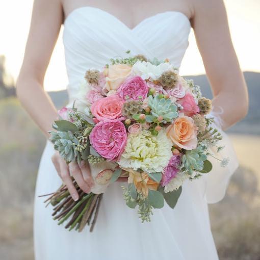 ¡¡Hola a tod@s!! Somos un equipo creativo y dinámico de wedding planners ubicados en Madrid, Valencia y alrededores.