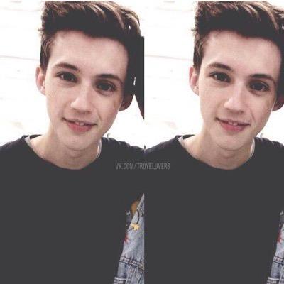 go follow @phangirloakley because she gave you this free follow ✨