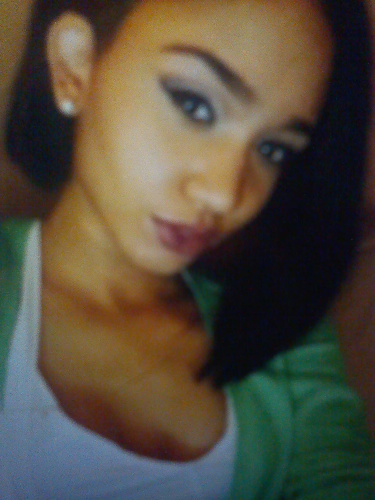 New Twitter last one got hacked follow a Trap girl ill follow back Babies