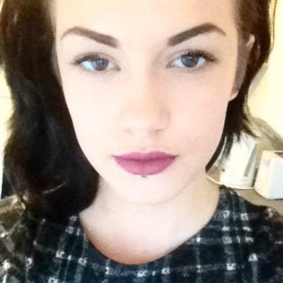 Elise Bishop | Netflix, tumblr and pizza are better than you |