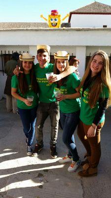 La música es la única que siempre me entiende. UMU mi segunda familia, lo mejor que tengo.#P.E.A ;)#DB♡