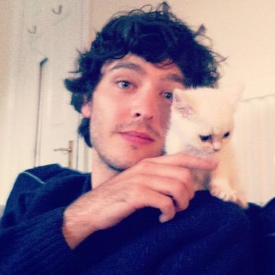 Edd_WR's profile picture. I dont want to share my story but ill tell you this. Im a warlock, and im 19 and single. Thanks (: