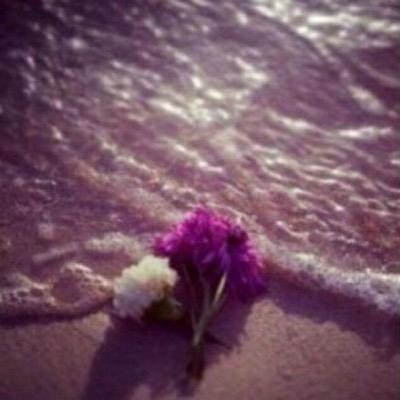 لأنہ حَسبي ۆ نعمَ الوكيل سَيصنع ليّ فرحًا يُسعدني دهرًا ۈسعادة تُديم آبتسامتيّ عُمرًا ۈسيخلق ليّ راحةً لا أذۈق بعدها تعبًا ....!!