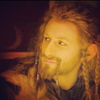 I am the elder brother of Kíli and nephew and heir to Thorin Oakenshield. I /will/ do anything to protect my little brother... | Literate RP |