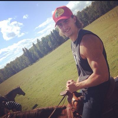 GuyWearingAHat's profile picture. My parents call me bubba, snappers to stevenguebert