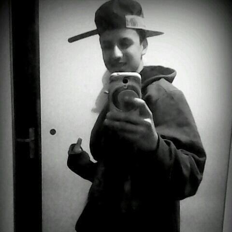 face  Gabriel Schmelze'r  wats 41 9628 3072