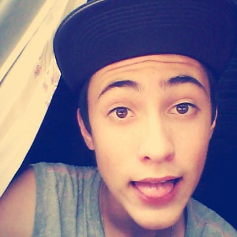 juuh_robe's profile picture. 