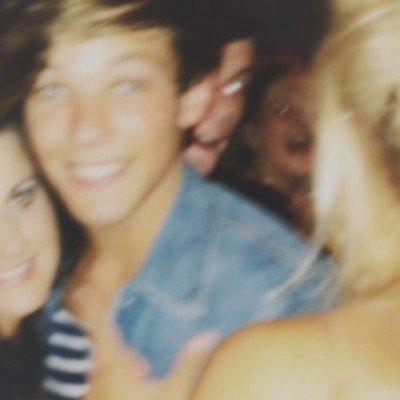 don't follow...follow @wellingtonzouis for 5 free followers