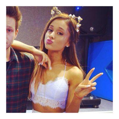follow @osnapitzcarrie