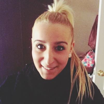 Trianamateo's profile picture. Ves esa curva? haí me mate yo-Dijo con