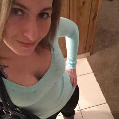 rissamadgogo's profile picture. gogo dancer. promoter. photographer.