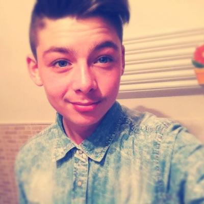 Maggio_Giugno's profile picture. La raggaza seria:La ami poi la rimpiagi La ragazza semplice:Ti piace ma poi ti stufa