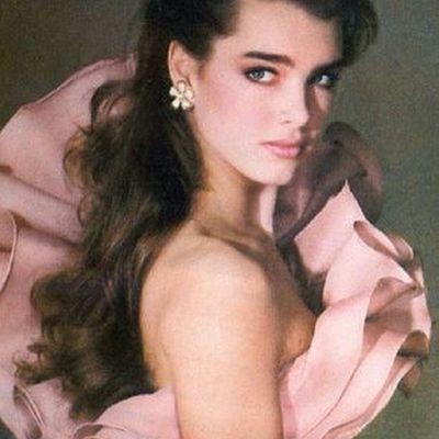 I still loving you Michael ♡ Actress&Model ♥  Single mother  ♥ Sometimes people forget that I'm a human!  Heal the World .. help the animals ♡ [Parody 80s-90s]