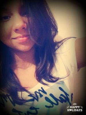 Eu preciso de amor verdadeiro Você sabe o que você significa para mim Demonstra como eu vivo e como eu respiro✌