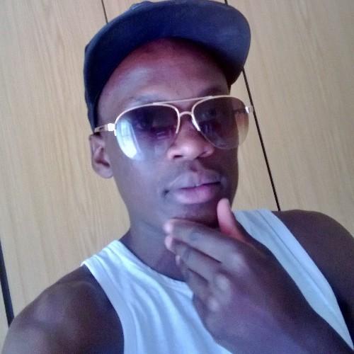 HOUSE MUSIC DJ & CRAZY ABOUTMZANSI's  HIP HOP..I'M A DEEJAY B_VODKA007
