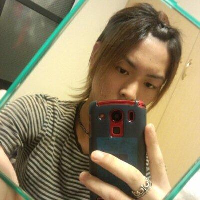 アコギをやらせてもらってます！（弾き語り的なことも）食べることが大好きです!!最近は物忘れがひどすぎて困ってます!!! アコギをやってる友達が欲しいです。よろしく✨