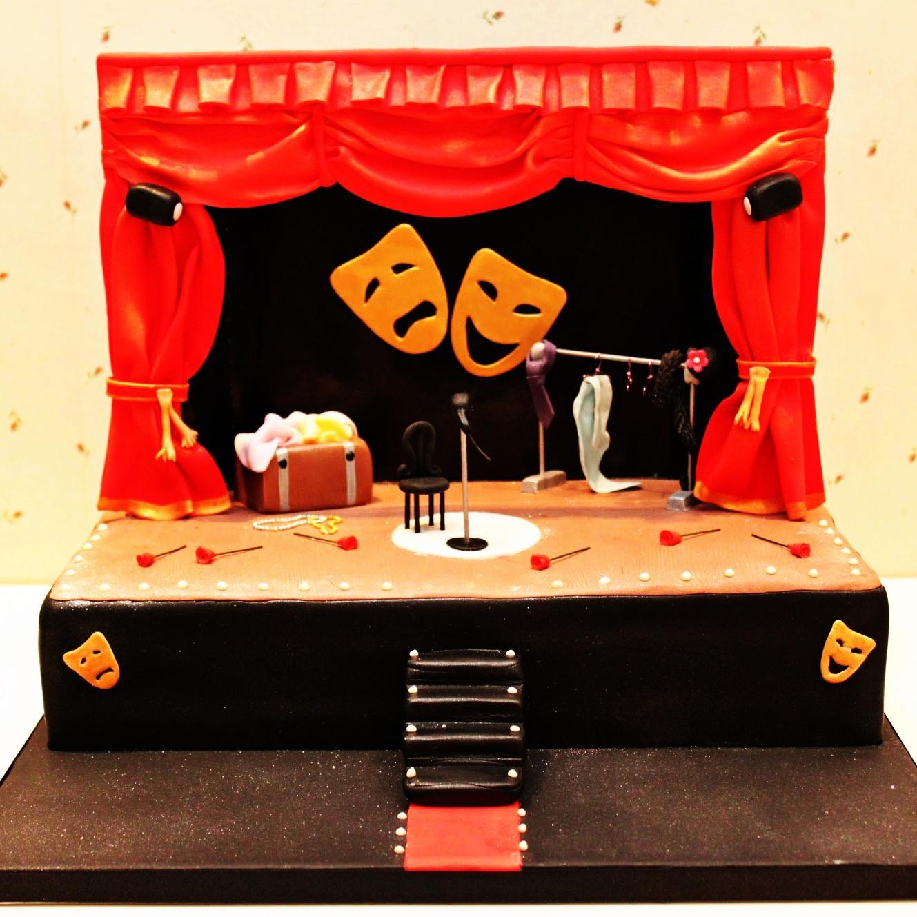 Brujass es un musical original en letra y música, realizado por alumnos del IES Santa Cristina de Lena. Estreno: 23 de junio. Teatro Vital Aza.