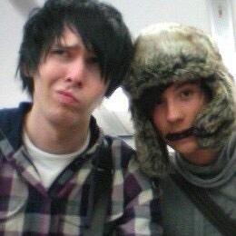 free follow from @NOIDEDHOWELL stay cool