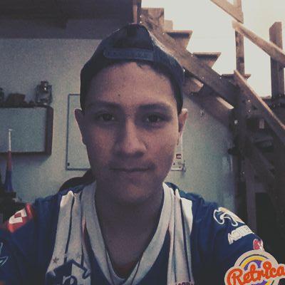 Me encanta el futbol 
Me gusta estar con mis amigos
