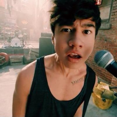 Imagines about the sexy, beautiful fuckboy Calum Hood ♡