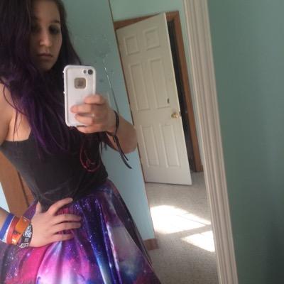 follow from @MaxAnnaSnickers need something retweeted? just ask