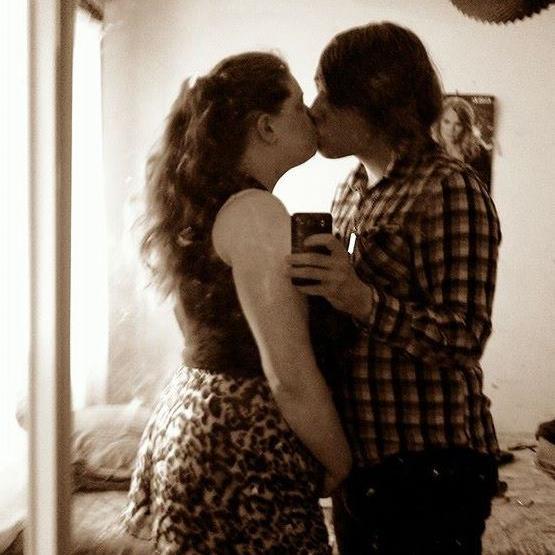 18 engaged and happy with the girl of my life. I love her to bits. Also i am a gamer and play PS4 alot.