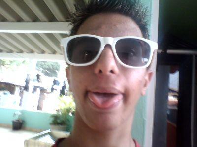 Hugo Gabriel 
16 years 
solteiro
whats:977962225