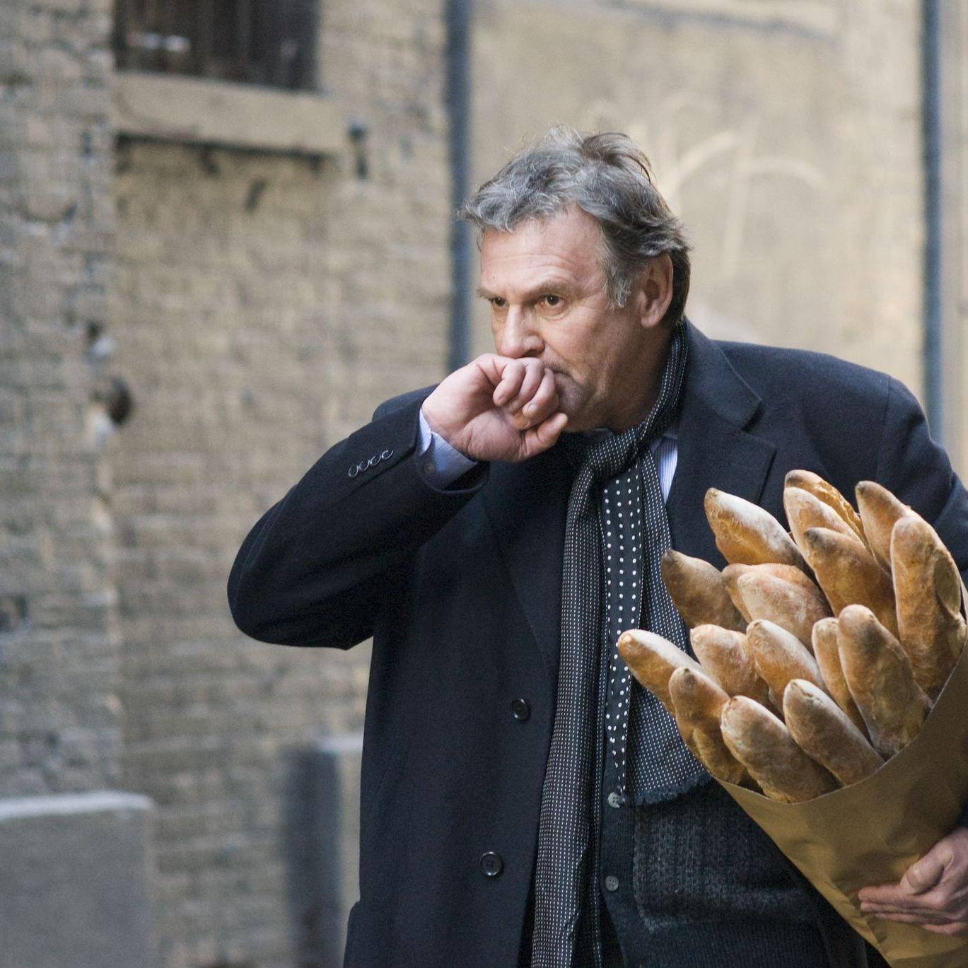 caseMowing's profile picture. Unhinged Tom's baguette missile launcher.