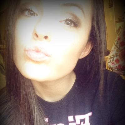 ShayBabe1998's profile picture. brunettes do it best