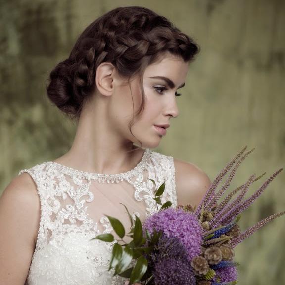 Freelance hairstylist specialising in bridal hairstyles.Making you feel FABULOUS
